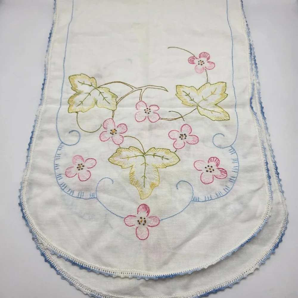 Cottagecore Dresser Scarf White Pink Floral Hand Embroidered‎ Vintage Runner